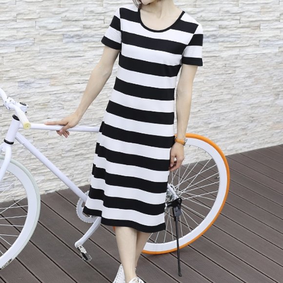 dress - Picture 1 of 2